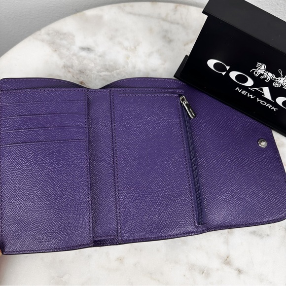 Coach Purple Pebbled Leather Medium Envelope Wallet E1881 NWOT - Picture 3 of 4